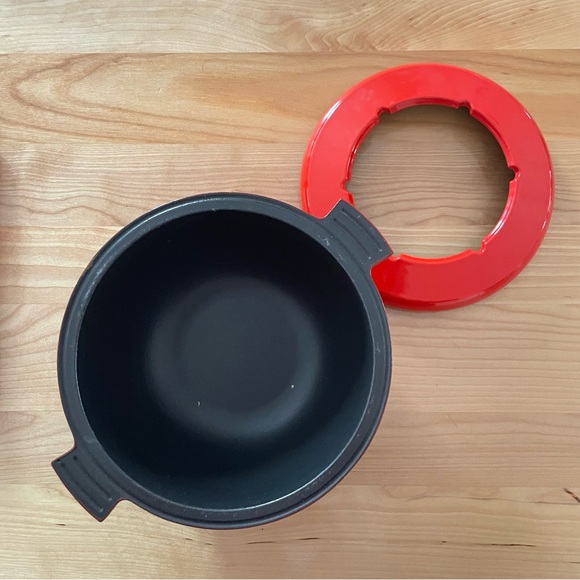 Fondue pot made in France cast iron in excellent condition. - Picture 4 of 4